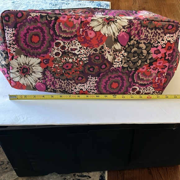 Vera Bradley Expandable Travel Tote Bag in Rosewood Pattern‎ - Picture 14 of 15